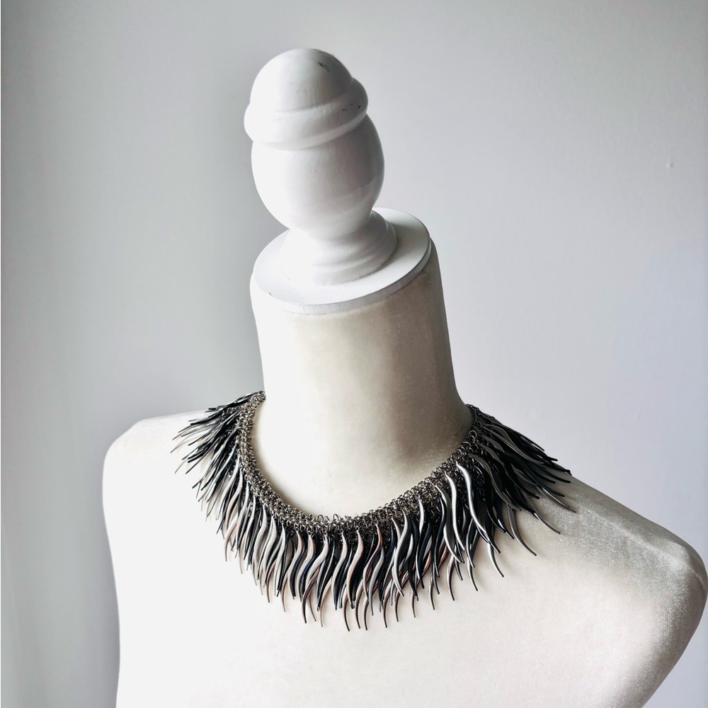 Vintage 90s Bar III Caterpillar Silver Black Tone Spike Necklace 20”